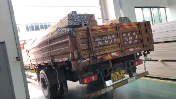 攜手戰(zhàn)役，共度難關(guān)！